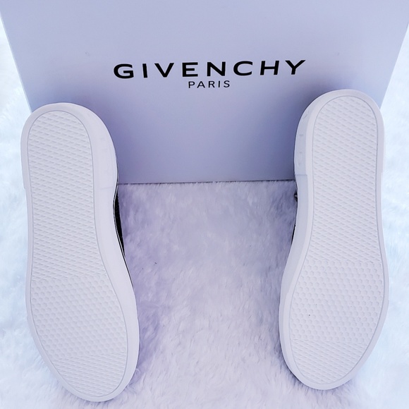 New Authentic Givenchy 
Men's George V Knit - Picture 2 of 8